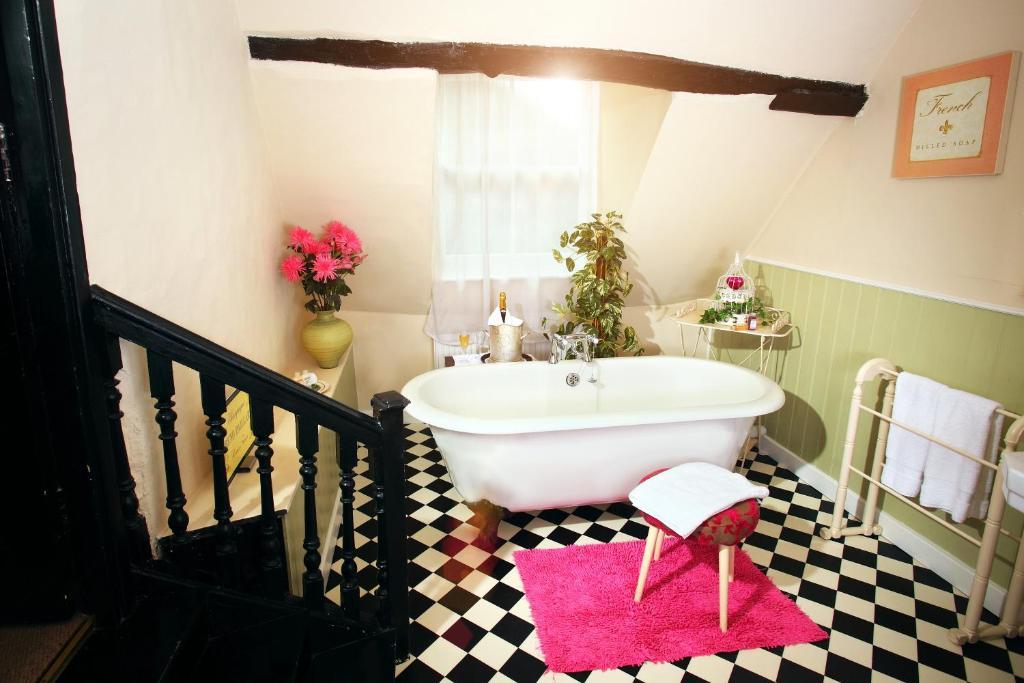 House Of Agnes Hotel แคนเทอร์เบอรี ภายนอก รูปภาพ